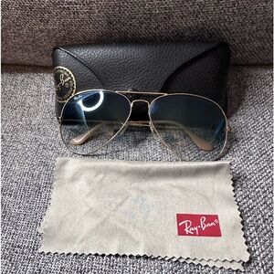Gold rim Gradient Ray Bans